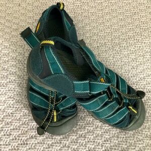 KEEN Sz 6 Hiking Washable Sandals  Shoes